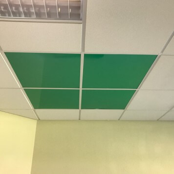 Dalle faux plafond 600 X 600 verte 3 mm brillante lavable ...