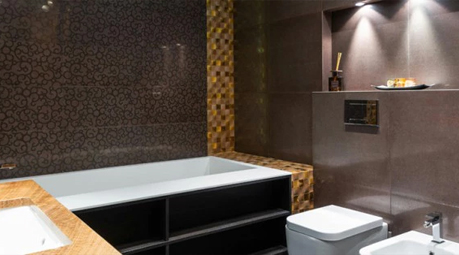 Panneaux d'habillage pour rénover sa salle de bains pas cher