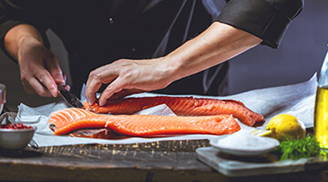 Préparation du poisson dans le respect de la Marche en Avant