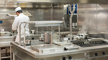 Comment nettoyer une cuisine en inox ?