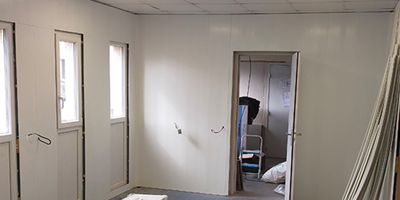 chantier de rénovation murs en plaques pvc