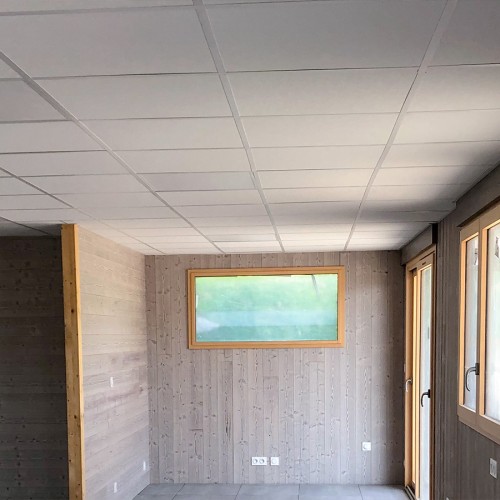 vue plongeante faux plafond en dalles grises craies
