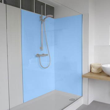 Réalisation parois de douche avec panneau mural décoratif brillant Bleu Doux "Slip Stream" Altro Whiterock Chameleon