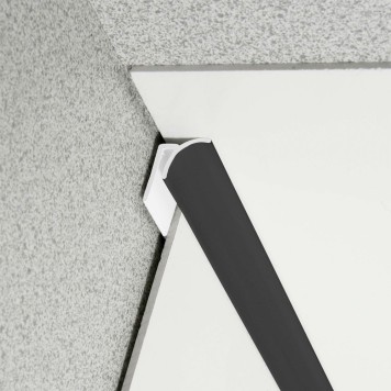 Congé d'angle interne noir dakota pour plaques PVC épaisseur 2-3 mm en situation