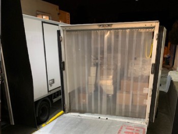 rideau à lanières sur camion