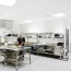 Dalle Ecophon Hygiene Performance A en situation dans grande cuisine professionnelle