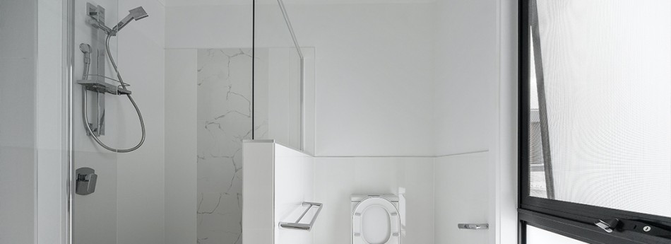 salle de bain blanche