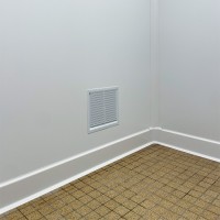 plinthe pvc blanche sur carrelage