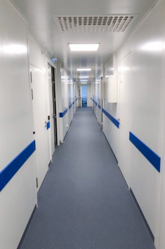 lisses en polyéthylène bleues pour protéger les murs des chocs 2