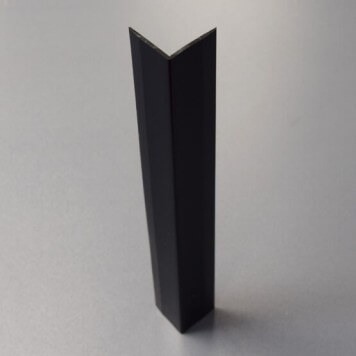 Corniere PVC 25x25 noire (525)