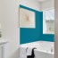 Réalisation parois baignoire avec panneau mural décoratif brillant Bleu Profond "Night Fall" Altro Whiterock Chameleon