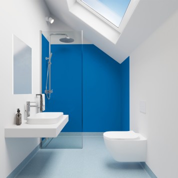 Réalisation paroi salle de bain avec Panneau mural décoratif intérieur PVC Satiné Bleu "Ozone" Altro Whiterock Satins