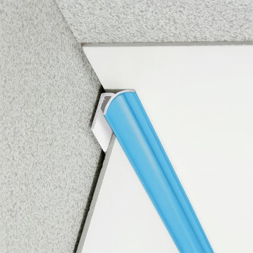 Congé d'angle interne bleu night fall pour plaques PVC épaisseur 2-3 mm en situation