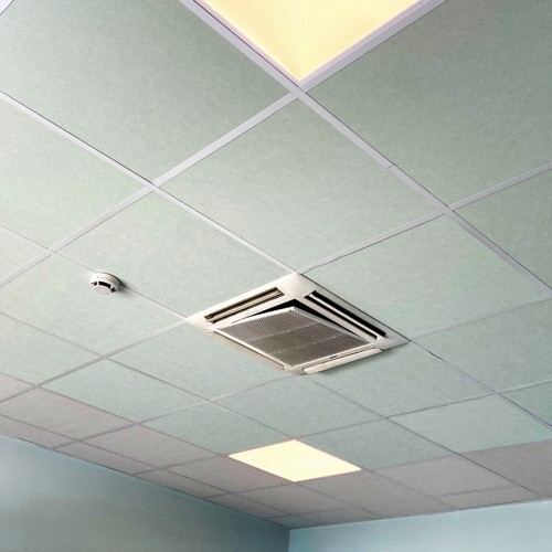 Faux plafond en dalles acoustiques givre