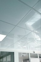 laboratoire mis aux normes HACCP avec dalles PVC blanches
