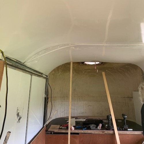 Rénovation du plafond d'un food truck