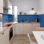 Réalisation paroi salle de bain avec Panneau mural décoratif intérieur PVC Satiné Bleu "Ozone" Altro Whiterock Satins