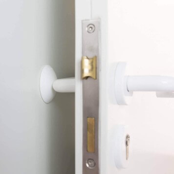 Butoirs-mureaux-à-coller-catalogue-PVC-situation-porte