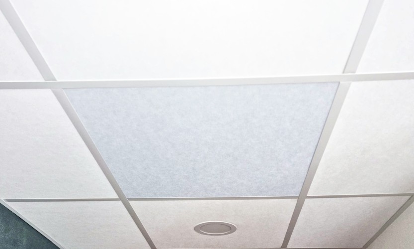 Dalle de faux plafond couleur aluminium