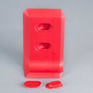 embout-gauche-pour-plinthe-rouge-avec_bouchon-vue-de-face