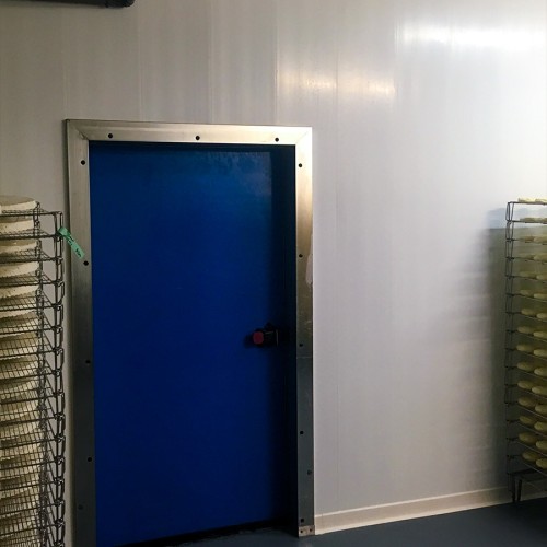 Après rénovation murs d'une laiterie panneaux lambris