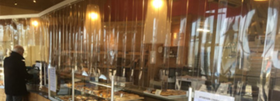 rideau à lanières dans une boulangerie