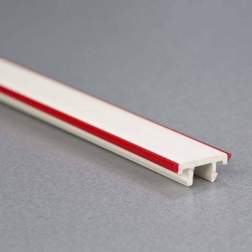 cache-vis-rouge-pour-parechoc-PVC