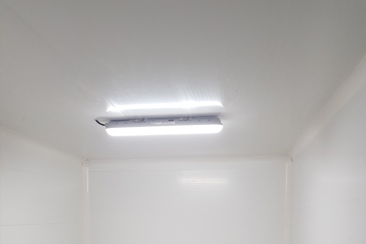 plafond cuisine gastronomique étanchéifié avec congés d'angle 3