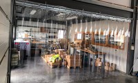 Rideau à lanières PVC dans un local