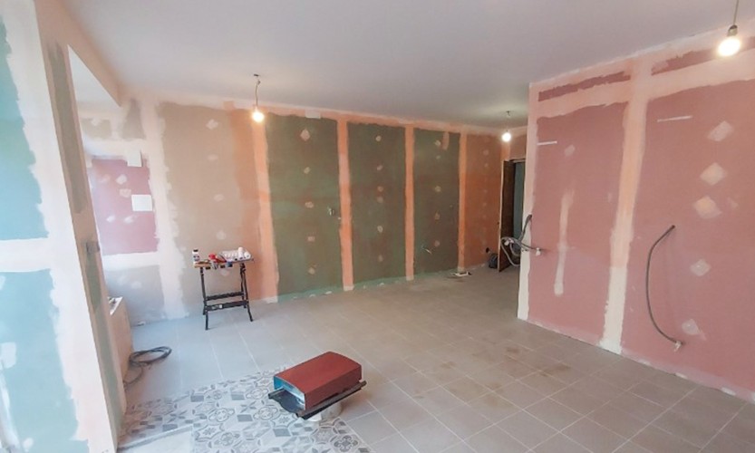 Chantier de rénovation dans la cuisine d'une pizzeria