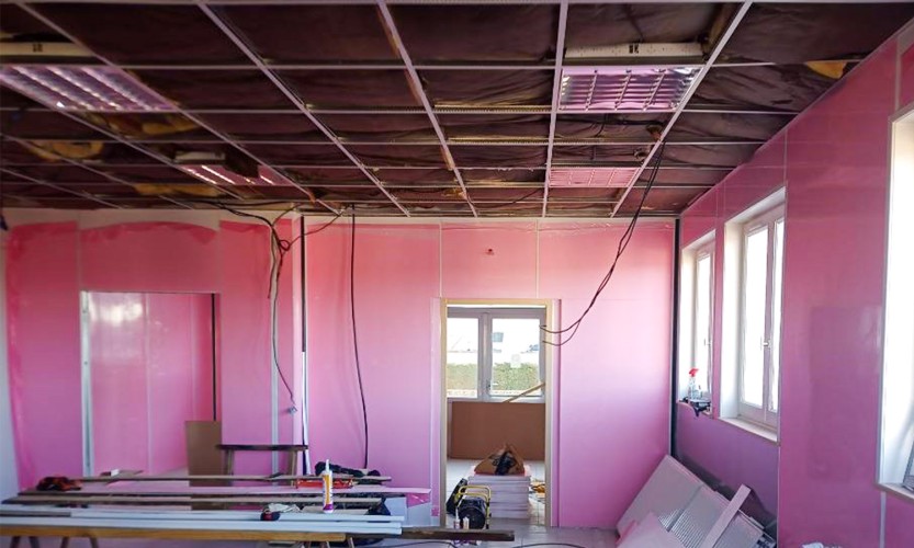faux plafond abîmé