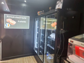 boucherie rénovée avec plaques grises