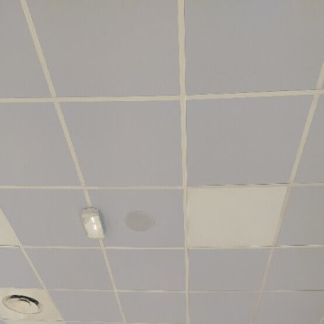 Dalle faux plafond acoustique Iceberg P5 en situation