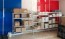 Rangement de cartons dans un espace de stockage sur rayonnage