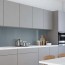 Réalisation crédence cuisine avec panneau mural décoratif brillant Gris Souris "Distant Thunder" Altro Whiterock Chameleon