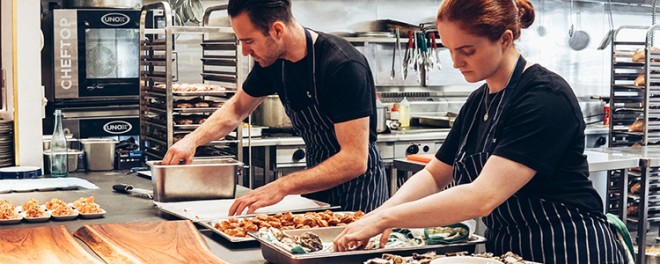 Service en cuisine restauration