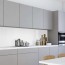 Réalisation crédence cuisine avec panneau mural décoratif brillant Blanc Eclatant "Pure Innocence" Altro Whiterock Chameleon