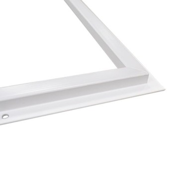 Vue du système d'installation du plafonnier cadre LED 595x595