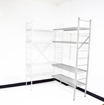 Rayonnage alimentaire aluminium anodisé-Angle-Tablettes Grilles-Hauteur 2090mm