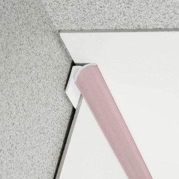 Congé d'angle interne rose blush pour plaques PVC épaisseur 2-3 mm en situation