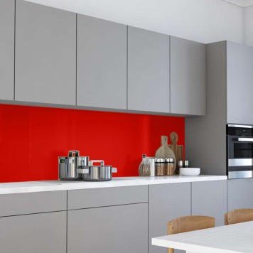 Réalisation crédence cuisine avec panneau mural décoratif brillant Rouge "Moulin Rouge" Altro Whiterock Chameleon