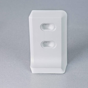 Embout droit gris-blanc pour plinthe PVC à lèvres souples sans bouchons