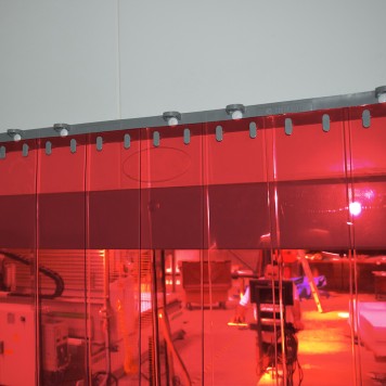 Rideau standard rouge transparent recouvrement 100%