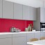 Réalisation crédence cuisine avec panneau mural décoratif brillant Rouge "Moulin Rouge" Altro Whiterock Chameleon