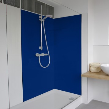 Réalisation parois de douche avec panneau mural décoratif brillant Bleu Nuit "Ocean Deep" Altro Whiterock Chameleon