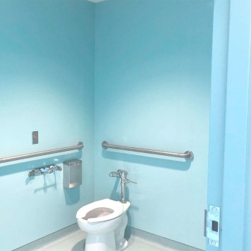 Panneau mural décoratif intérieur PVC Satiné Bleu Jade "Mint" Altro Whiterock Satins pour salle de bains 4