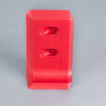 embout-gauche-pour-plinthe-rouge-sans_bouchon-vue-de-face